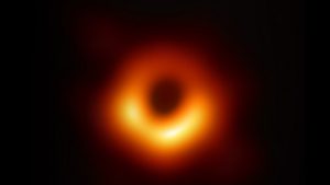 ข้อมูลEHT แสดงความวุ่นวายทำให้วงแหวนเรืองแสงรอบหลุมดำของ M87
